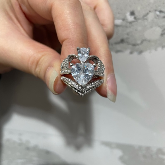 Crown Heart Silver Statement Ring set - Picture 17 of 17